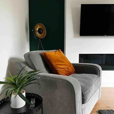 بيت للعطل Comfortable 3br Home, Steps From Town Centre, Sleeps 6, Free Parking يورك