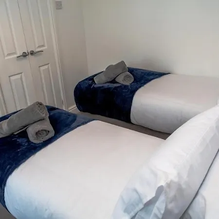 Comfortable 3br Home, Steps From Town Centre, Sleeps 6, Free Parking Γιορκ