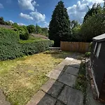Comfortable 3br Home, Steps From Town Centre, Sleeps 6, Free Parking