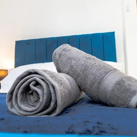 Charming House- Walking Distance To Town Centre Vakantiehuis York