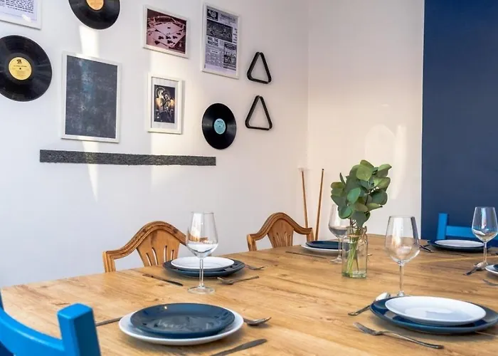 Comfortable 3br Home, Steps From Town Centre, Sleeps 6, Free Parking * York